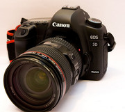 Canon EOS 5D Mark II,  Nikon D700 With 24-120mm VR Lens...Euro 1900